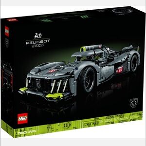 LEGO Technic Peugeot 9X8 Race Car Set